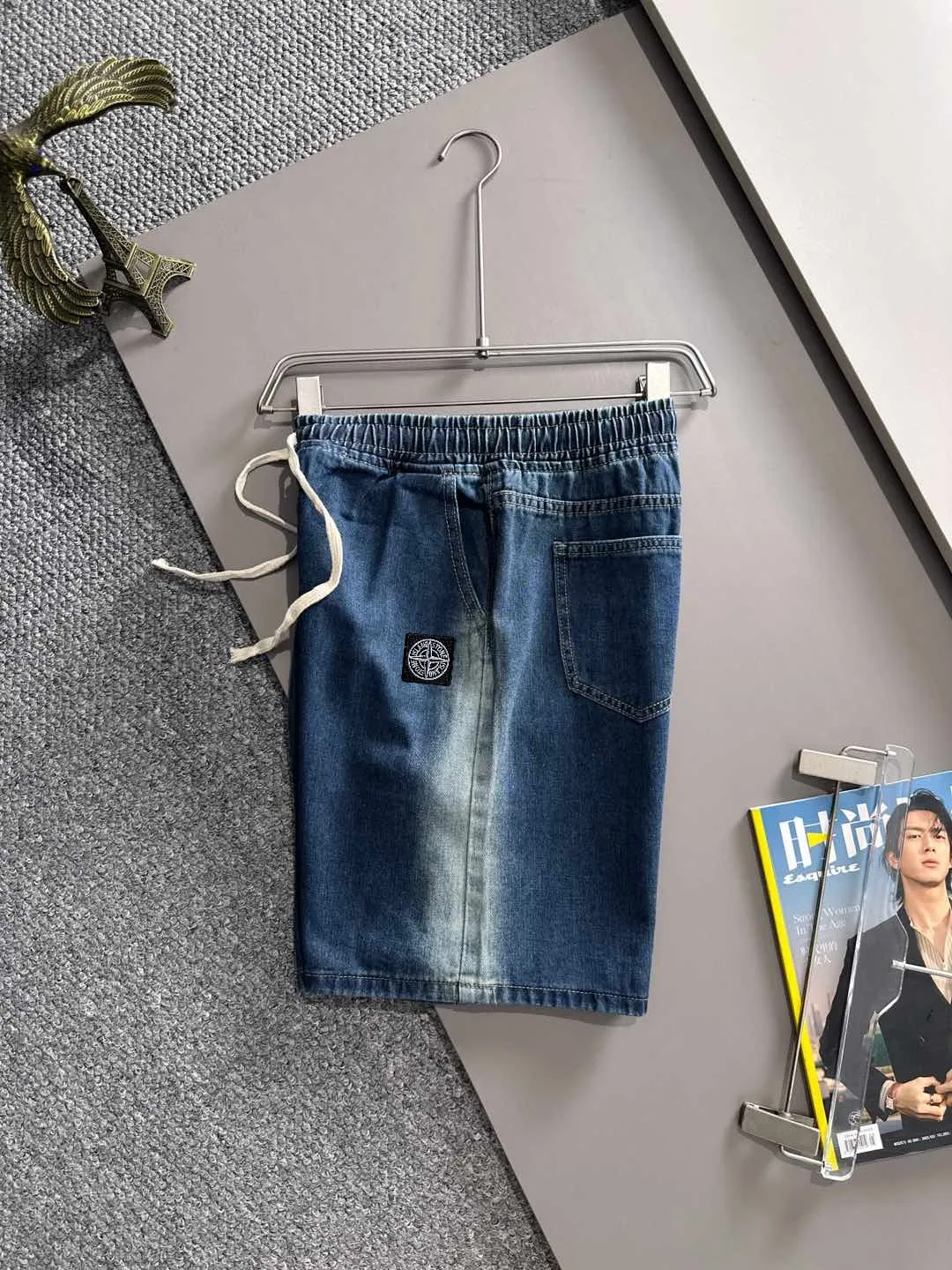 🅿️330 Stone Island 2025 new summer jeans and denim shorts are woven from imported Japanese Denim plain cotton denim fabrics. They are complete with three standards. The top stonewashing process makes the texture reach the old taste of the 1980s. It is soft, delicate, comfortable and breathable. The color has a modern and fashionable vicissitudes. The upper body is versatile and fashionable! Light luxury, a must-have item for daily commuting! Size: S-2XL (please state your height and weight when placing an order)
